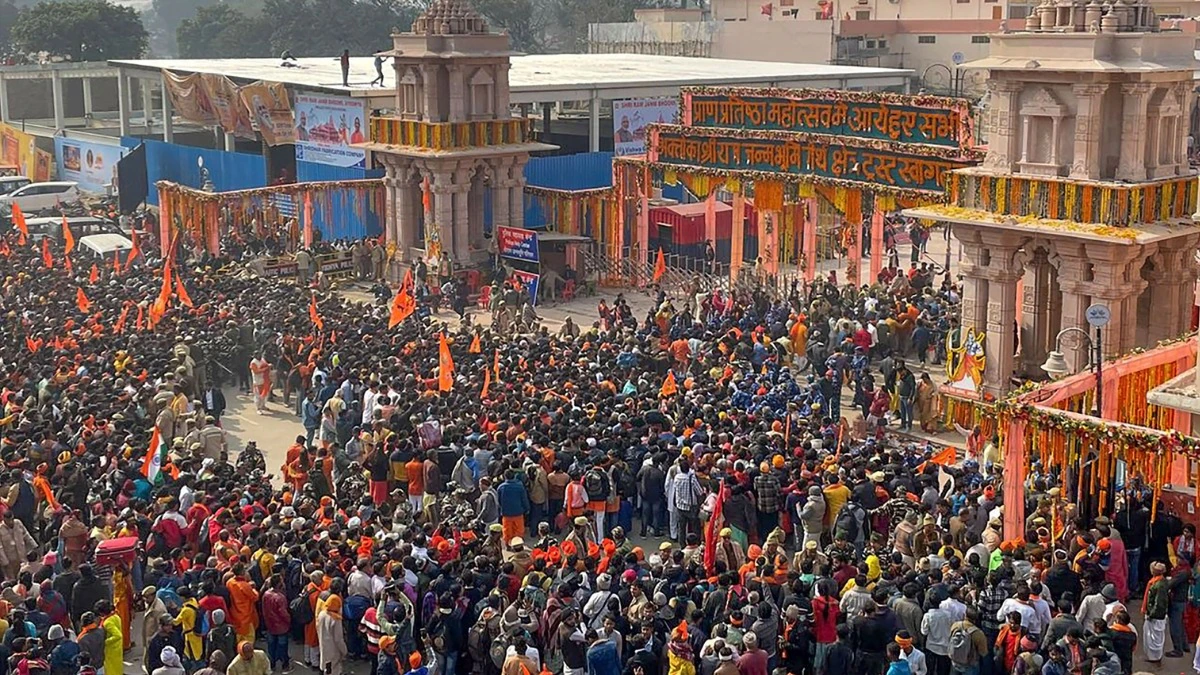 Massive Crowd in Ayodhya today