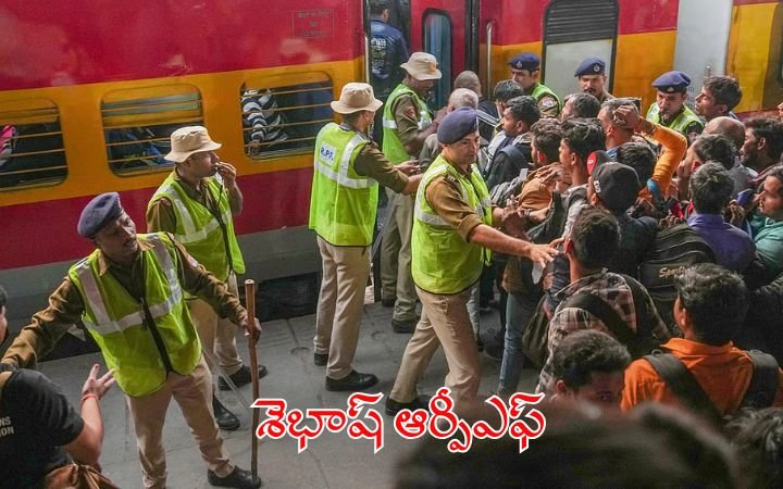 RPF Ensures Safe and Disciplined Train Boarding Amid Chhath Puja Rush in Prayagraj
