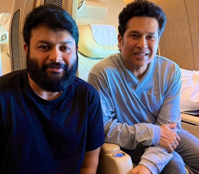 SS Thaman meets Sachin Tendulkar on flight