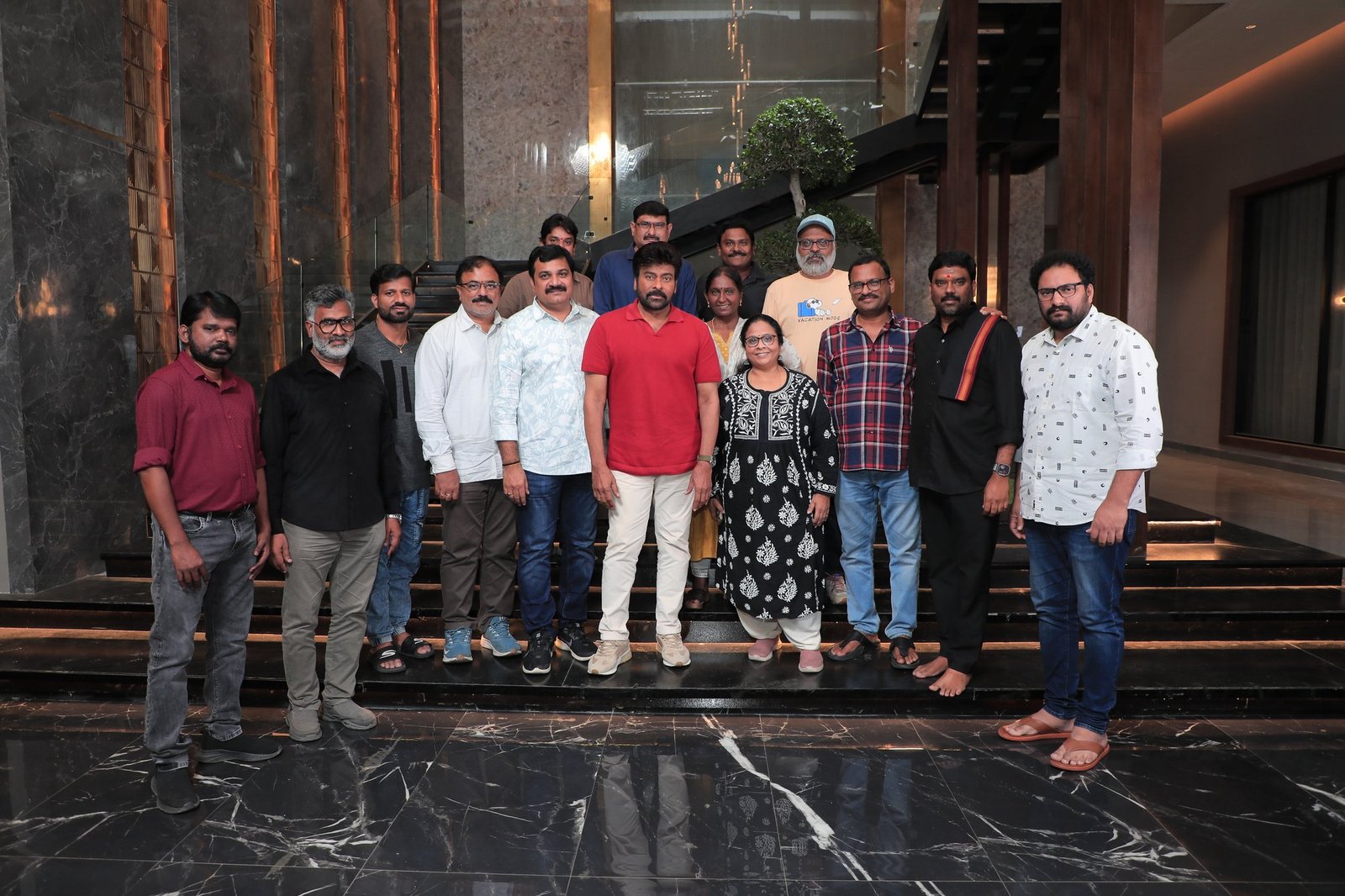మెగాస్టార్ చిరంజీవిని కలిసిన తెలుగు ఫిల్మ్ జర్నలిస్ట్ అసోసియేషన్ నూతన కమిటీ