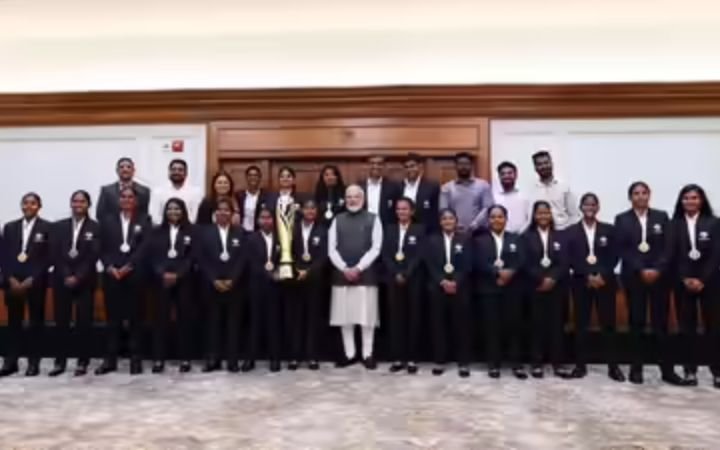 ప్రపంచ ఛాంపియన్స్‌తో ప్రధాని మోదీ