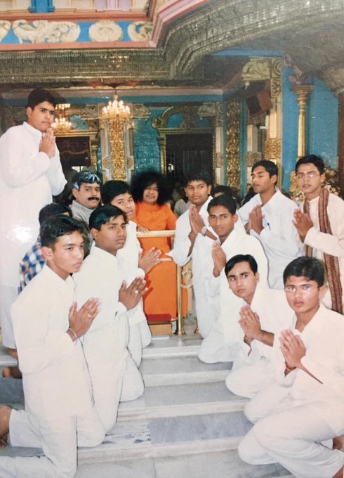 Vijay Deverakonda’s Emotional Tribute to Sai Baba on Centenary Celebration Goes Viral