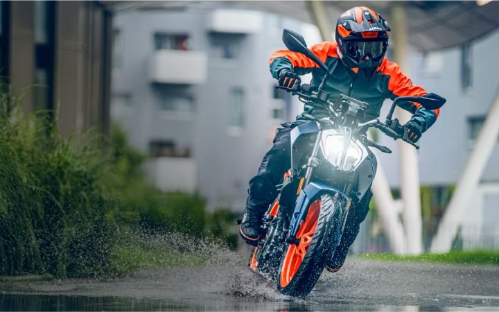 కేటీఎమ్‌ కొత్త డ్యూక్‌ బైక్‌… మైండ్‌ బ్లోయింగ్‌ మైలేజ్‌