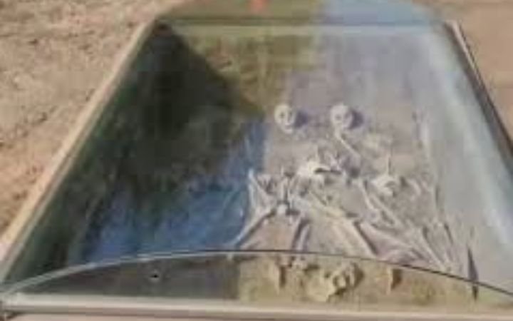 వింత సమాధులుః మృతదేహాలు అస్తిపంజరాలుగా ఎలా మారతాయో చూడొచ్చు