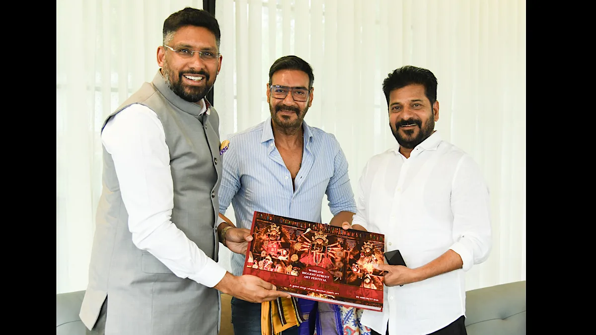 తెలంగాణ సీఎం రేవంత్ రెడ్డి తో బాలీవుడ్ నటుడు అజయ్ దేవగన్ భేటీ