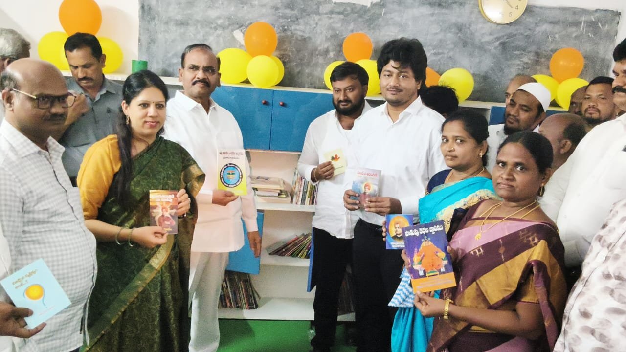 చిలకలూరిపేట శారదా జిల్లా పరిషత్ హైస్కూల్ కి కంప్యూటర్ ల్యాబ్