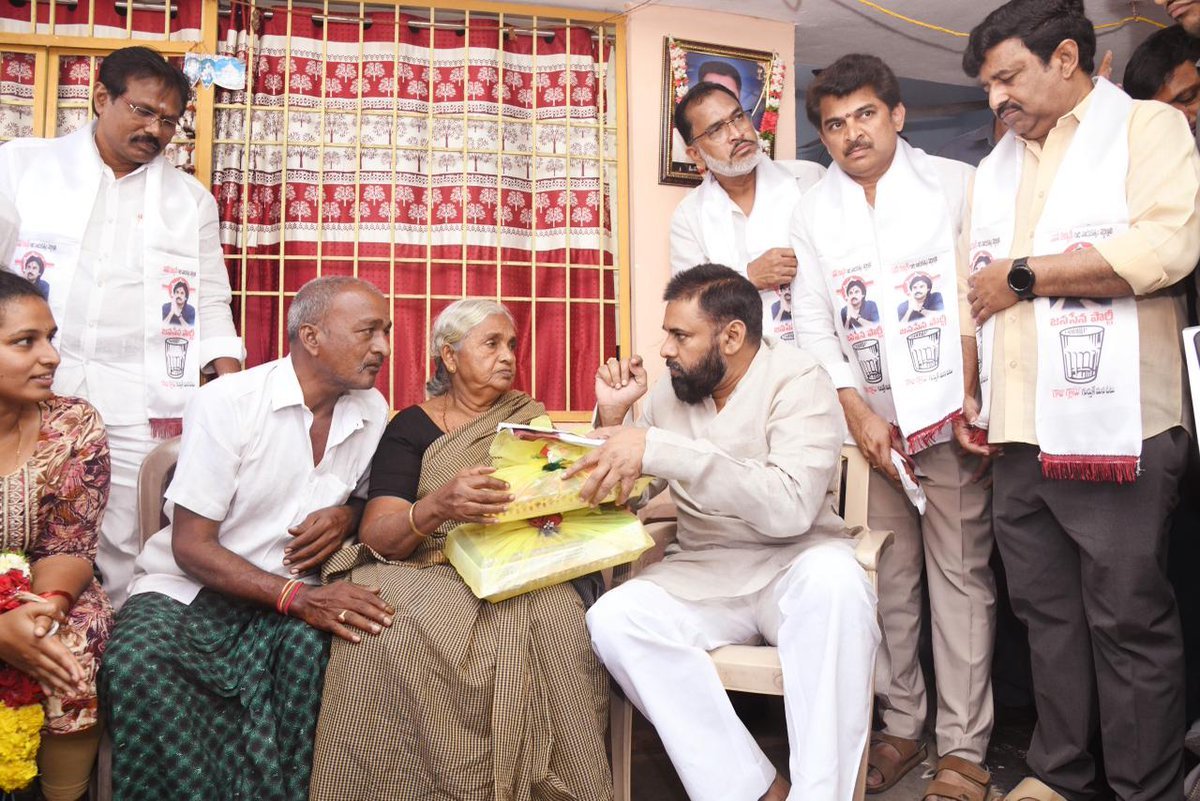 శ్రీమతి నాగేశ్వరమ్మ గారికిచ్చిన మాట కోసం ఇప్పటం వెళ్ళిన ఉప ముఖ్యమంత్రి పవన్ కళ్యాణ్