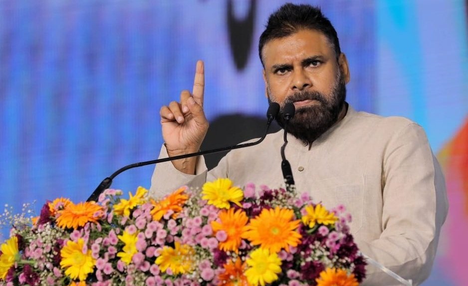 తూర్పుగోదావరి జిల్లా నిడదవోలు నియోజకవర్గం పెరవలిలో జరిగిన ‘అమరజీవి జలధార’ శంకుస్థాపన కార్యక్రమంలో పాల్గొని ప్రసంగించిన ఉప ముఖ్యమంత్రి పవన్ కళ్యాణ్