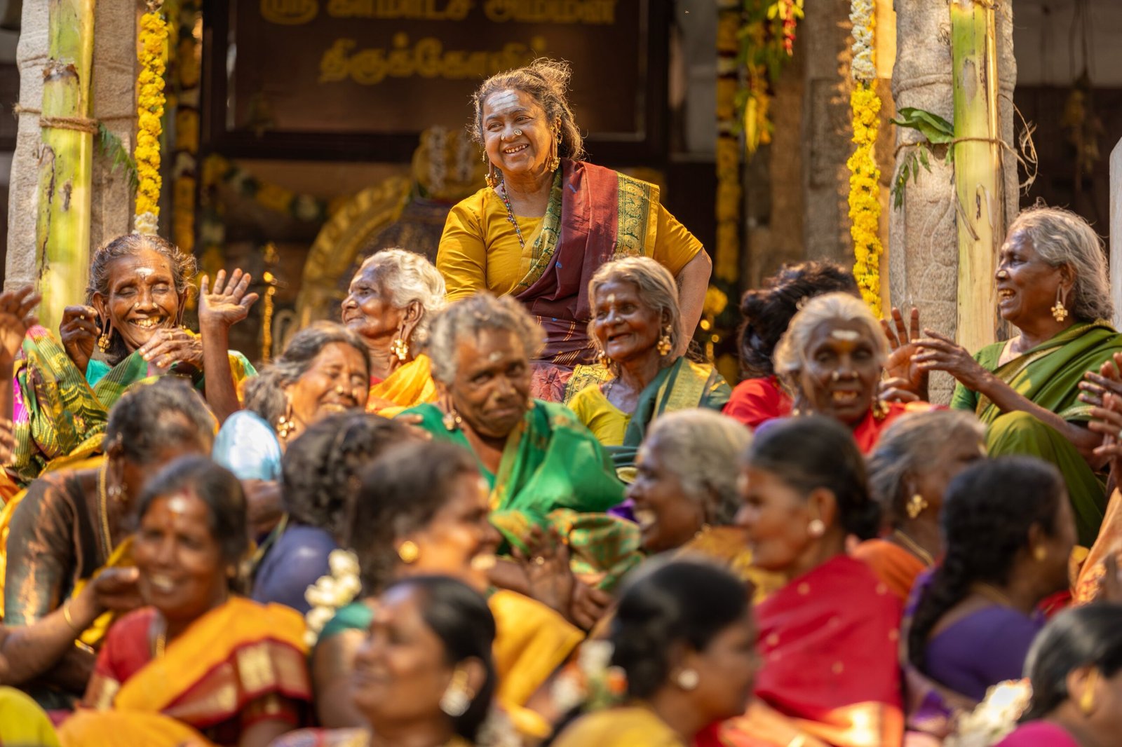 ఆమ్మో రాధికా ఏంటి ఇలా మారిపోయింది???