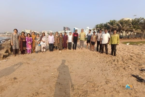 Chollangi Amavasya Mass Sea Bath Held in Visakhapatnam Under Dr. Haragopal’s Guidance