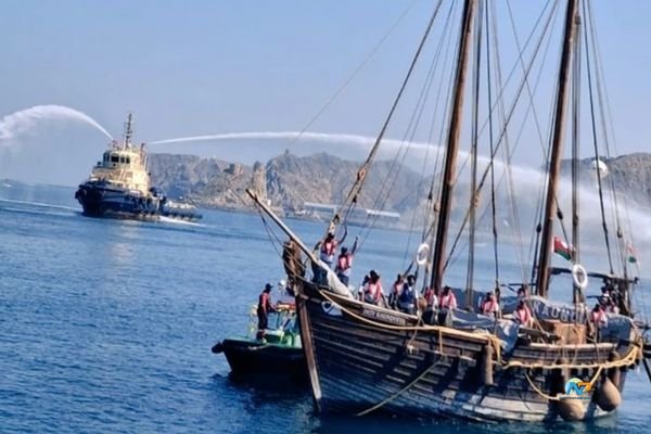 పోరుబందర్‌ నుంచి ఒమన్‌కు చేరుకున్న ఐదో శతాబ్ధానికి చెందిన నౌక