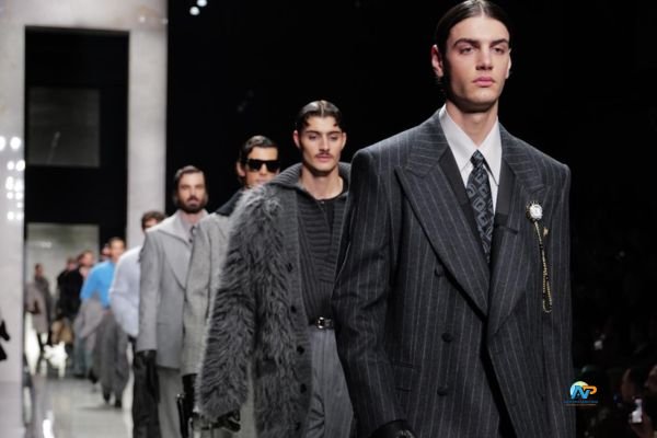 Live: మిలాన్‌ ఫ్యాషన్‌ వీక్‌ ఆకట్టుకున్న మెన్స్‌ షో