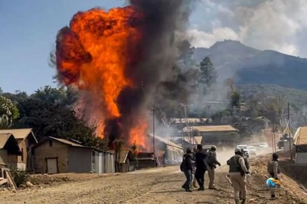 మణిపూర్‌లో మళ్లీ చెలరేగిన హింస… ఇళ్లకు నిప్పు