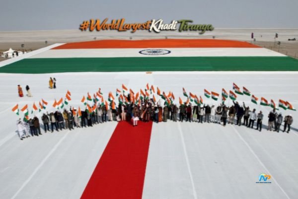 కచ్‌లో 225 అడుగుల ఎత్తైన త్రివర్ణ పతాకం