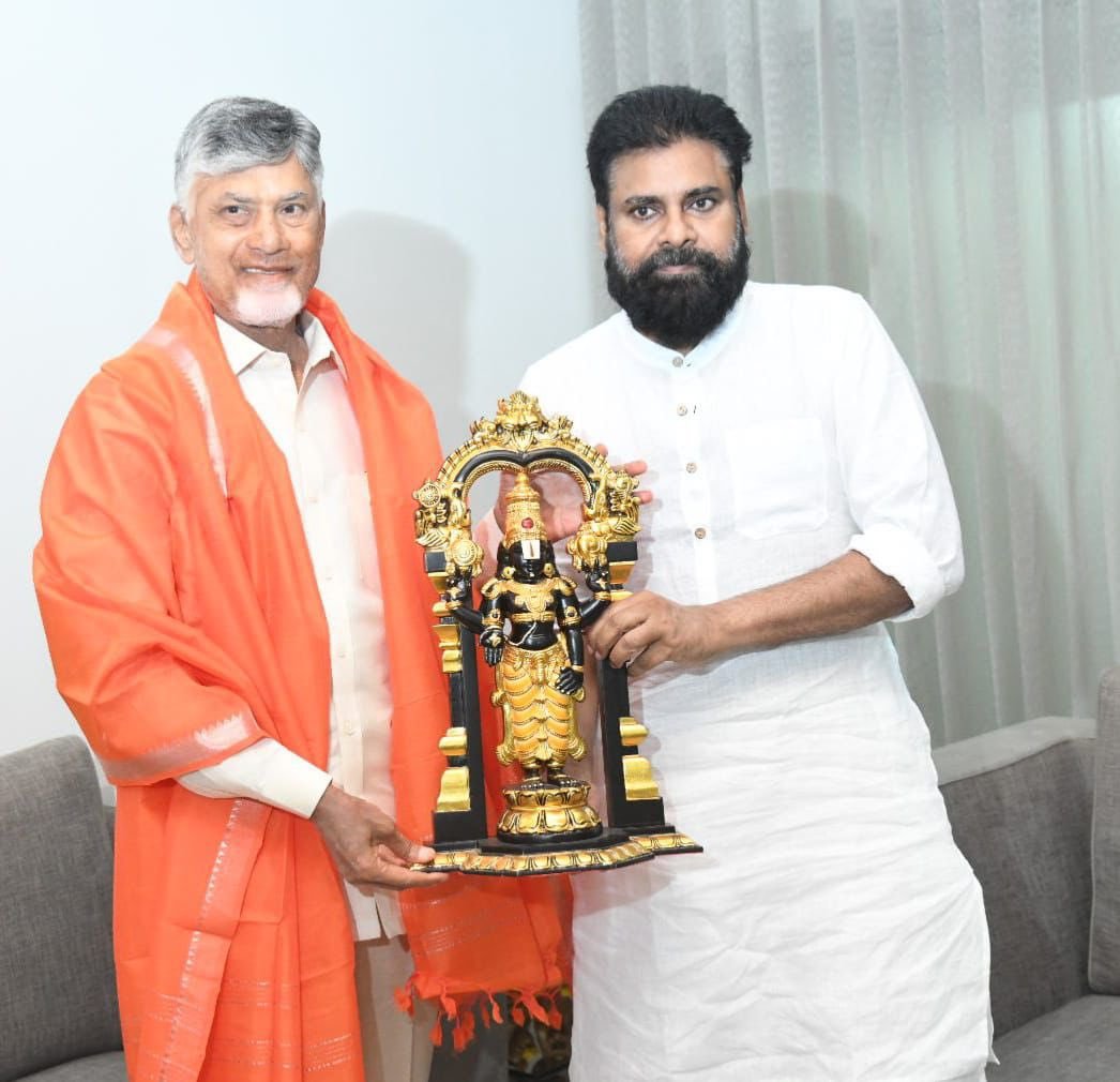 Deputy CM Pawan Kalyan Meets CM Chandrababu Naidu at Undavalli Residence, Discusses Jal Jeevan Mission and Key Development Projects
